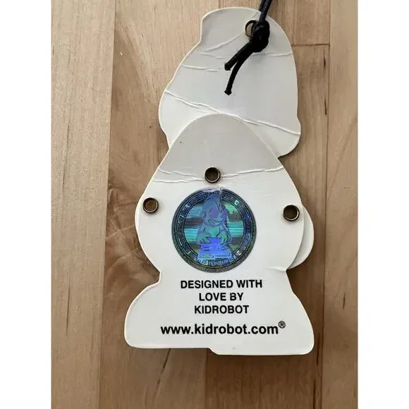 Vintage Kid Robot T-shirt Scattered KR HEADS Womens Boycut Tee Size S - Picture 4 of 5